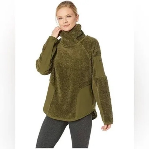 Nike Tops - Nike Green Fleece Jacket/ Pullover